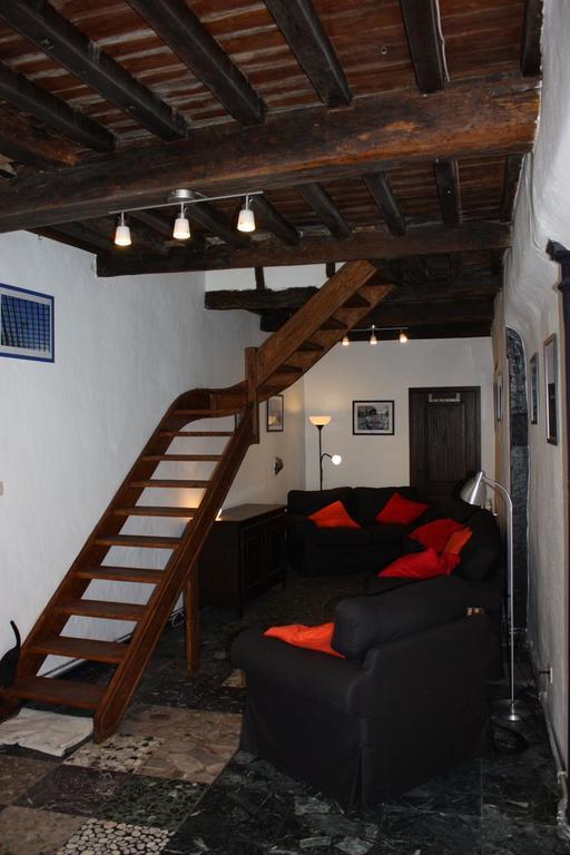 Le Chat Maudit De Maryse Vila Liège Exterior foto