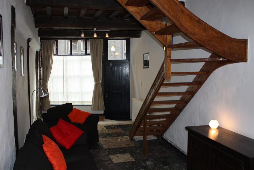 Le Chat Maudit De Maryse Vila Liège Exterior foto
