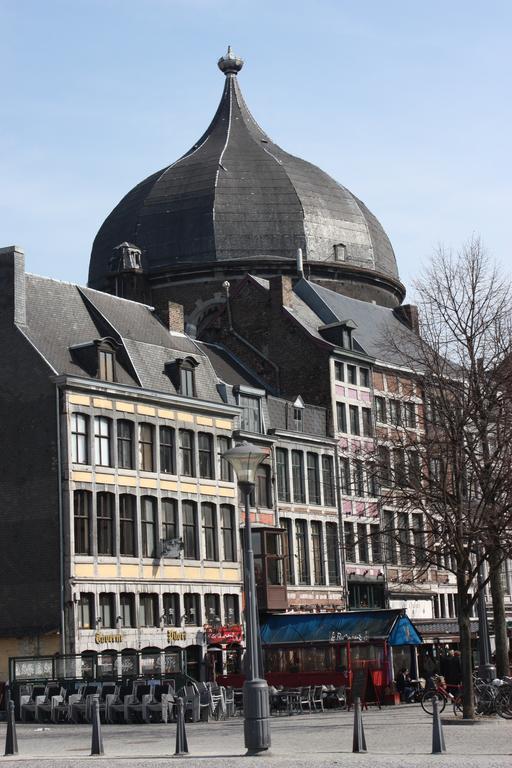 Le Chat Maudit De Maryse Vila Liège Exterior foto